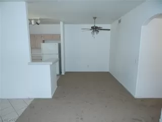 Photo #3: 2299844 Listing