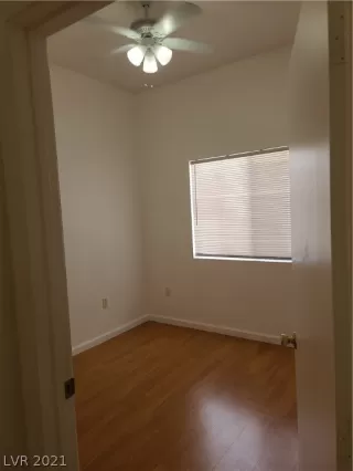 Photo #5: 2299860 Listing