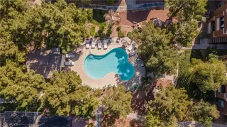 Photo #1: 2299907 Listing