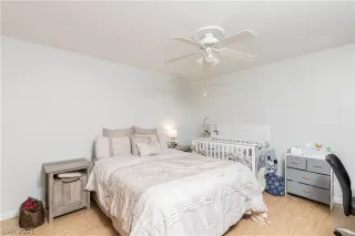 Photo #6: 2299907 Listing