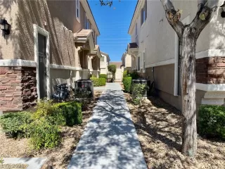 Photo #1: 2299952 Listing