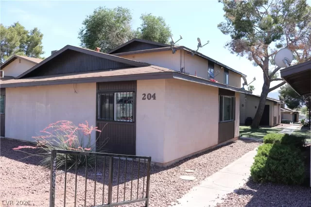 MLS: 2299968 Condo For Sale