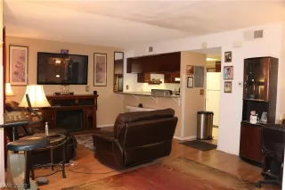 Photo #3: 2299968 Listing