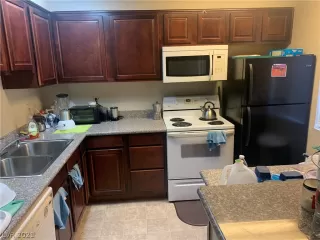 Photo #6: 2299976 Listing 