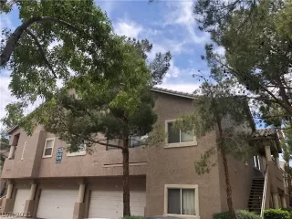 Photo #3: 2299980 Listing 