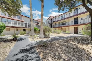 Photo #2: 2299986 Listing 