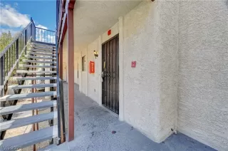 Photo #3: 2299986 Listing 