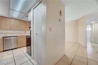 Photo #4: 2299986 Listing 