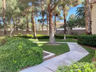 Photo #2: 2299987 Listing