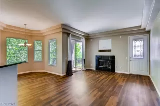 Photo #1: 2299997 Listing