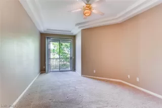 Photo #5: 2299997 Listing