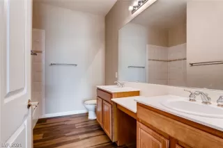 Photo #6: 2299997 Listing