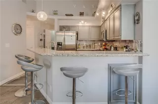 Photo #3: 2300006 Listing