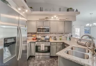 Photo #5: 2300006 Listing