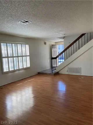 Photo #2: 2300026 Listing