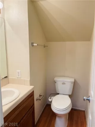 Photo #6: 2300026 Listing