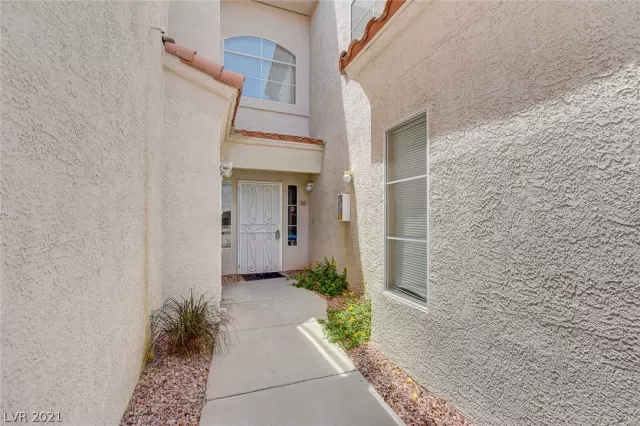 MLS: 2300031 Condo For Sale