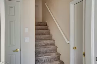 Photo #5: 2300031 Listing 