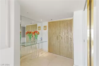 Photo #3: 2300045 Listing 