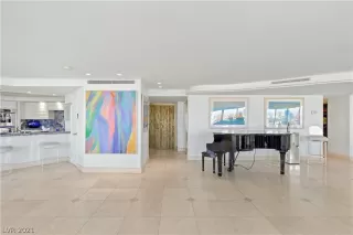 Photo #4: 2300045 Listing 