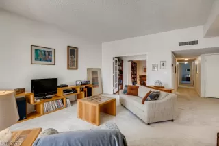 Photo #2: 2300073 Listing 