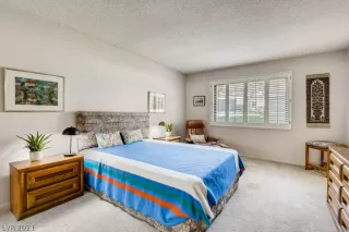 Photo #5: 2300073 Listing 