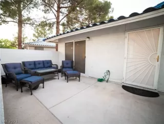 Photo #2: 2300096 Listing