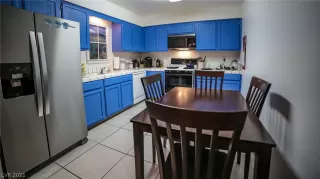 Photo #3: 2300096 Listing