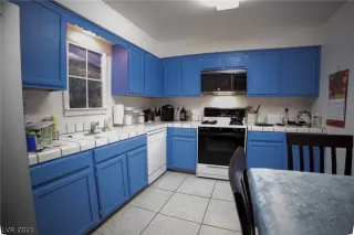 Photo #4: 2300096 Listing