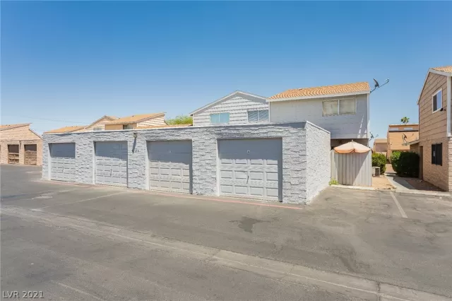 MLS: 2300112 Condo For Sale