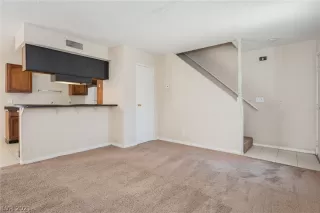 Photo #5: 2300112 Listing 