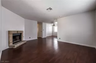 Photo #2: 2300126 Listing