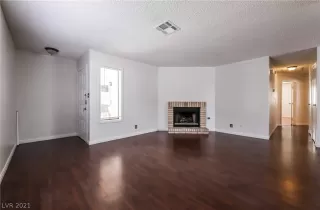 Photo #3: 2300126 Listing