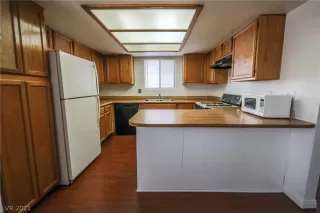 Photo #6: 2300126 Listing