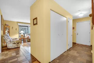 Photo #3: 2300137 Listing