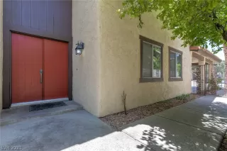 Photo #2: 2300143 Listing