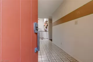 Photo #3: 2300143 Listing