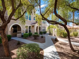 Photo #1: 2300184 Listing