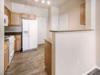 Photo #6: 2300184 Listing