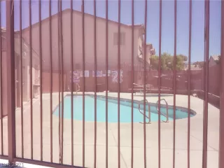 Photo #3: 2300188 Listing 