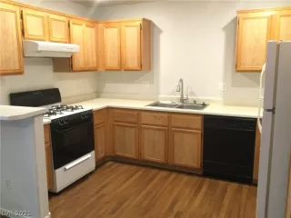 Photo #5: 2300188 Listing 