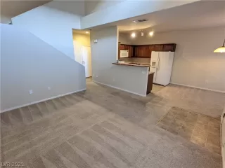 Photo #2: 2300194 Listing 