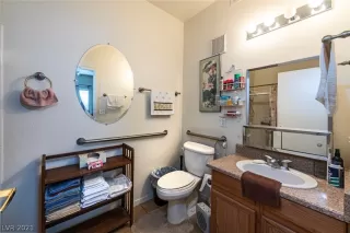 Photo #6: 2300262 Listing