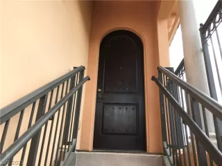 Photo #1: 2300268 Listing 