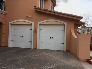 Photo #2: 2300268 Listing 