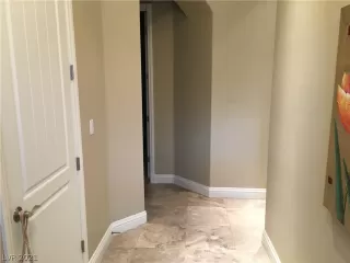 Photo #4: 2300268 Listing 