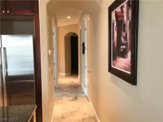 Photo #5: 2300268 Listing 