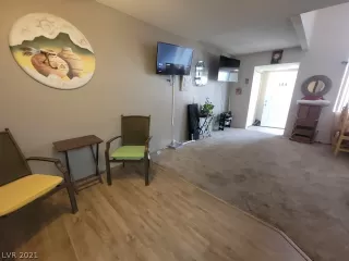 Photo #6: 2300288 Listing