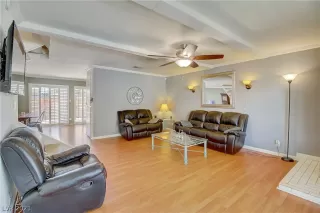 Photo #3: 2300303 Listing