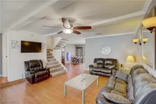 Photo #4: 2300303 Listing